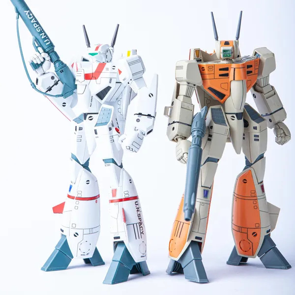 Macross VF-1 Valkyries · Saudi Mecha Robot
